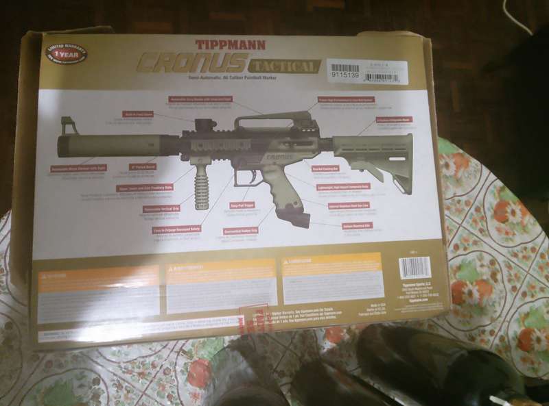 Tippmann Chronus Tactical PaintballGun,Solid Ammo,Co2 tanks, Co2 onoff switch and other accessories