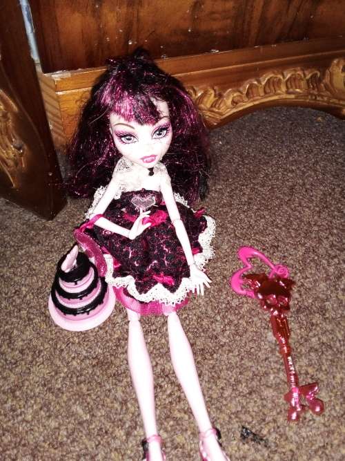 Monster High: Draculaura Sweet 1600 and Roadster