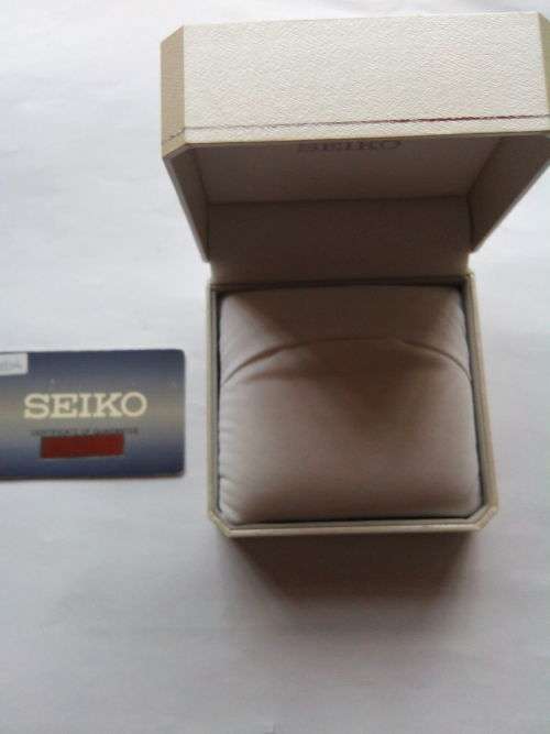 SEIKO DISPLAY WATCH BOX - HAVE A LOOK