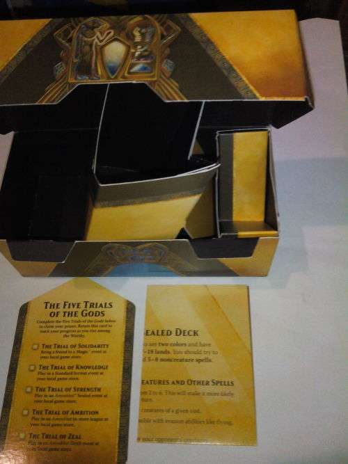 Magic the Gathering - Amonkhet card lot and Prerelease box