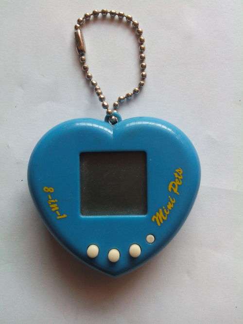 Classic Tamagotchi: 8-in-1 Mini Pets (With Key Chain)
