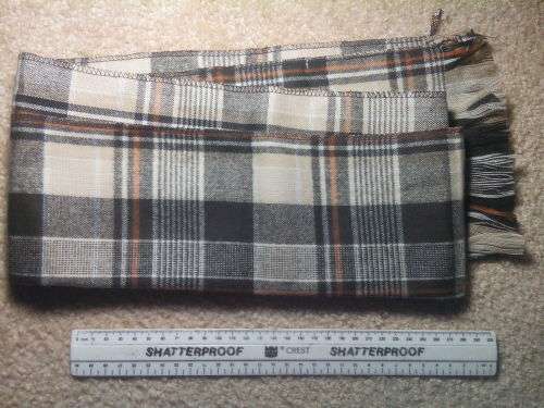 A Nice Checked Scarf (Grey and Beige)