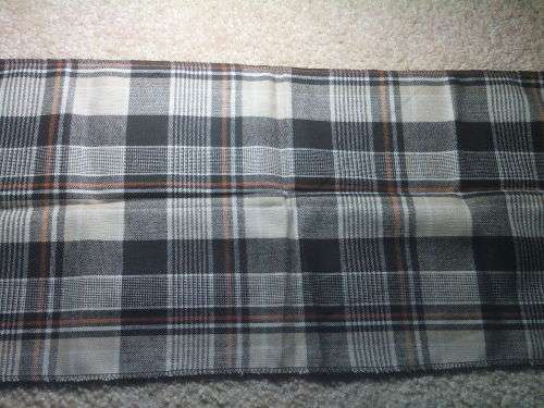 A Nice Checked Scarf (Grey and Beige)