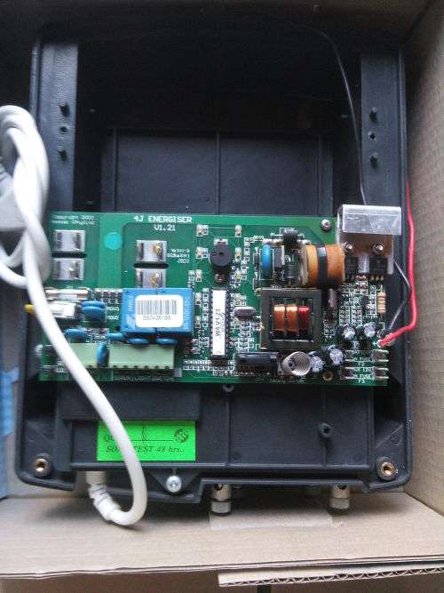 Wizard 4 Electric Fence Energizer (NOT WORKING MAY BE USED FOR PARTS)