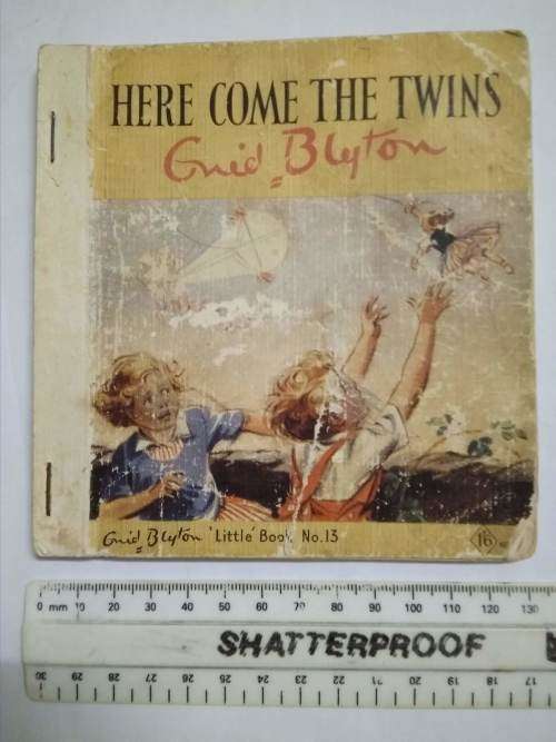 Vintage Here Come The Twins by Enid Blyton book No. 13