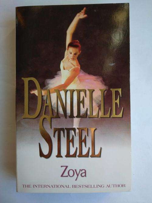 Zoya by Danielle Steel - Book/Novel