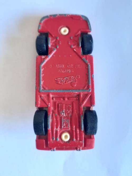 HOT WHEELS Ferrari Testarossa Red Diecast Car - Color FX (1986, Malaysia)