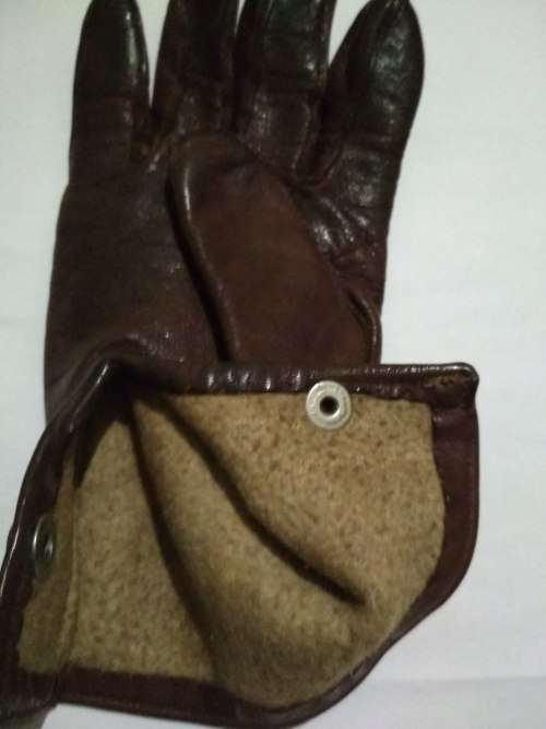 A Pair of Lady Brown Leather Gloves 2