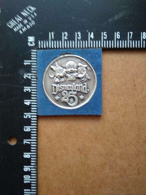 Disney Vintage Disneyland 25th Anniversary Coin Mickey Mouse Minnie Donald Duck