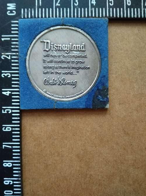 Disney Vintage Disneyland 25th Anniversary Coin Mickey Mouse Minnie Donald Duck
