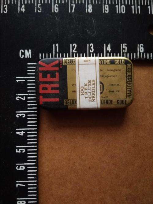 VINTAGE TREK `Deluxe Long Playing Gold` Gramophone Needle Tin, with needles
