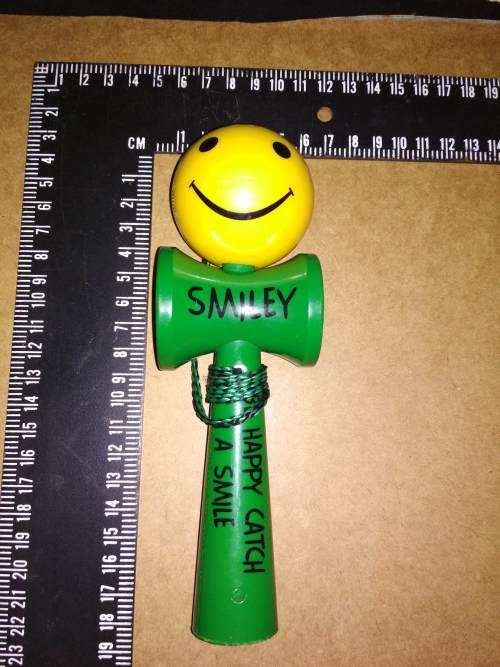 Kendama / Swingamajig Trick Toy