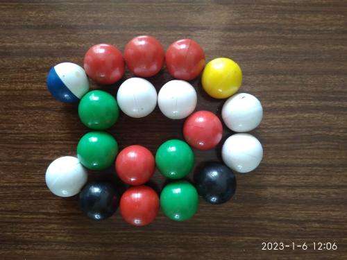 Plastic magnetic balls v2