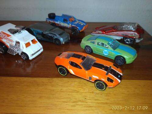 Model vehicles - 6 Mattel vehicles cars