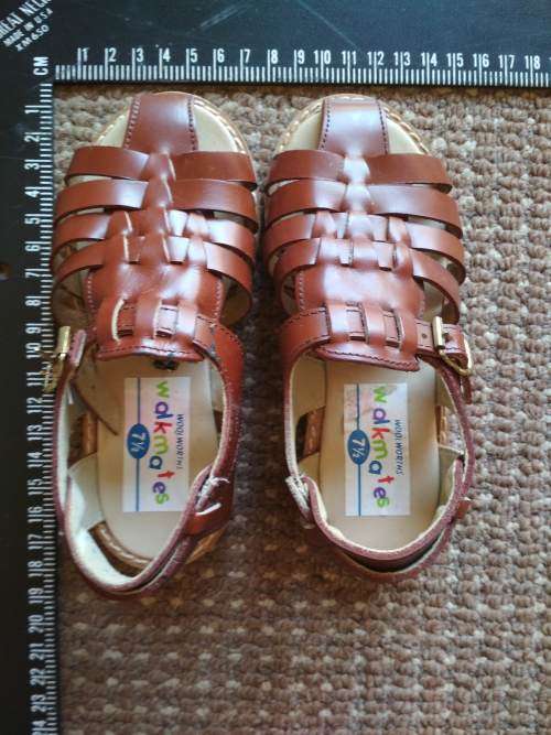Woolworths Walkmates Kid`s Baby`s Shoes/Sandals - Size 7.5 - leather uppers