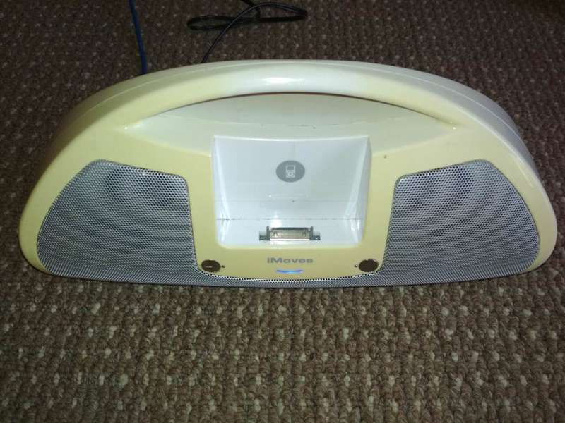 MP3 player or Ipod Docking Station Music Speakers (Tested & Working)
