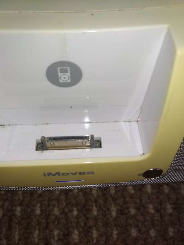 MP3 player or Ipod Docking Station Music Speakers (Tested & Working)