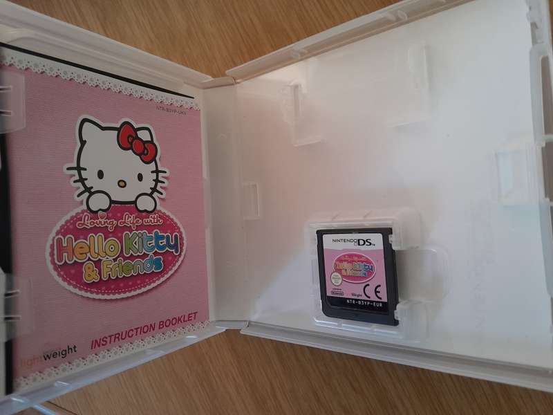Nintendo DS Console Pink With Stylus Pen, Hello Kitty Carry Case & Games Bundle (Tested & Working)
