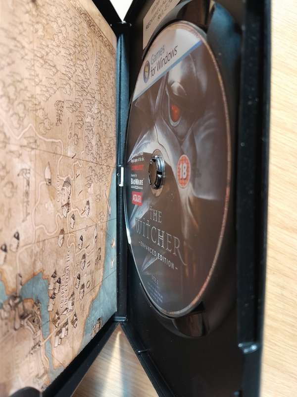 The Witcher Enchanced Edition CIB With Guides & Bonus DVDs & Content