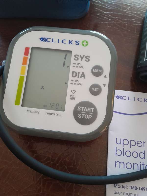 Clicks Blood Pressure Monitor - Upper Arm (Tested and Working)