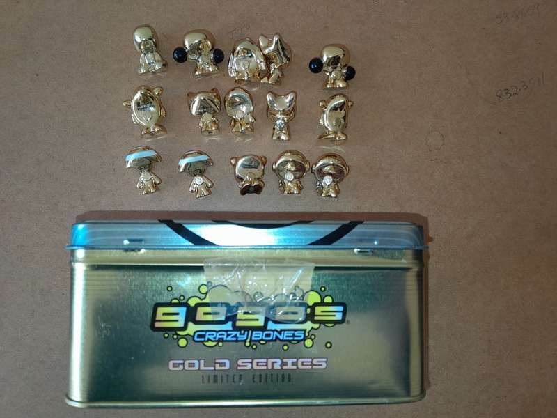 15xGogos Crazy Bones Gold Series Limited Edition & Tin