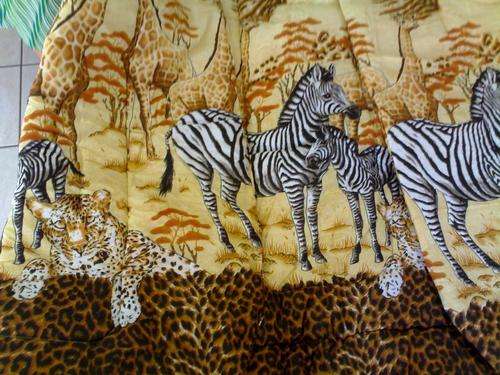 Double comforter (wild animals print) with 2 x pillows