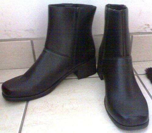 Simply Shoes Black Ankle boots (size 8)