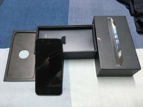 iPhone 5 ****READ DESCRIPTION SIM DOES NOT WORK****