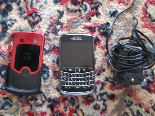 BLACKBERRY BOLD 9700 LIKE NEW!!! + 2GB MICROSD CARD!!!