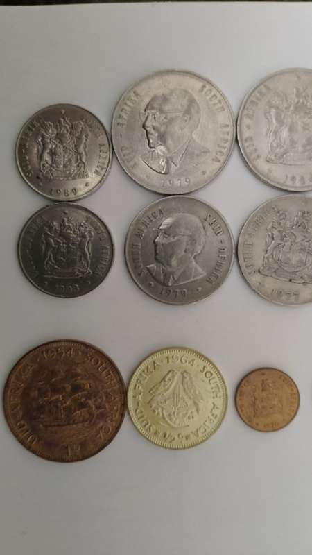 Lot of old SA coins, international coins, and tokens - all circulated - incl Jonty Rhodes