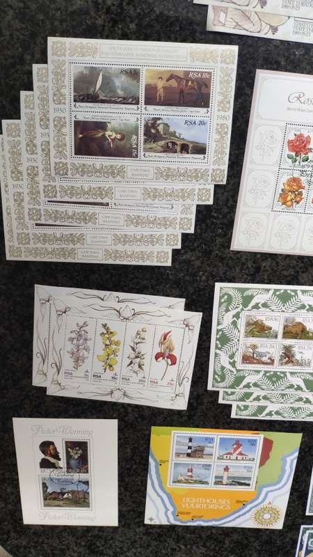 Booklets and Mini-sheets (>100) Mint and CTO