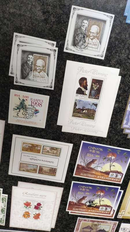 Booklets and Mini-sheets (>100) Mint and CTO