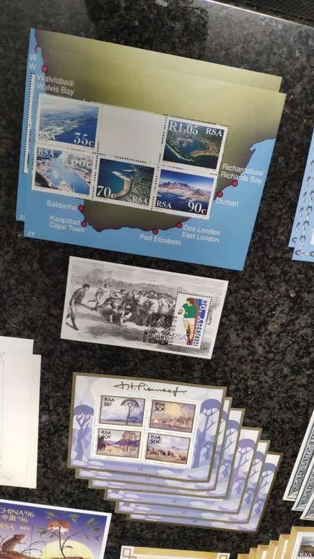Booklets and Mini-sheets (>100) Mint and CTO