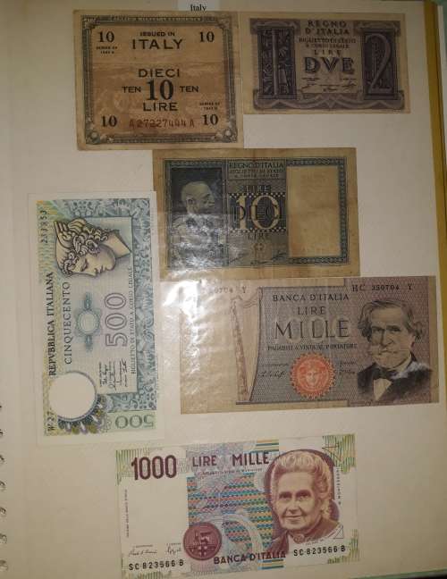 ALBUM OF INTERNATIONAL BANKNOTES