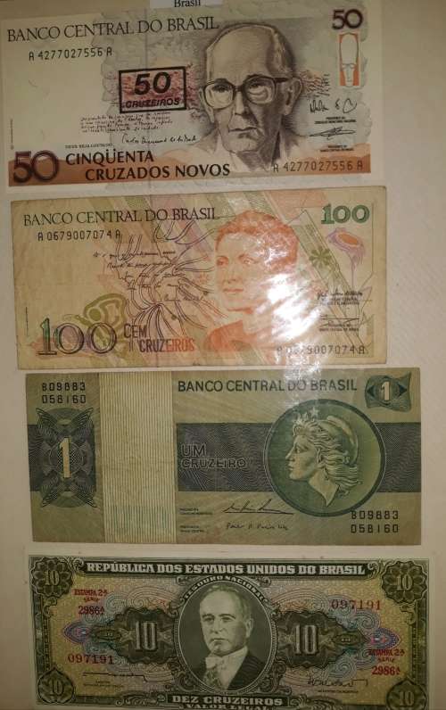 ALBUM OF INTERNATIONAL BANKNOTES