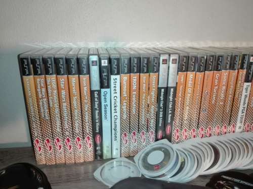 SONY PSP 3004 Bundle 2x PSP, 70 Games + Extras