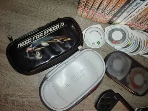 SONY PSP 3004 Bundle 2x PSP, 70 Games + Extras
