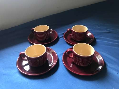 Willsgrove Pottery 4 Teacups And 4 Saucers