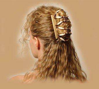 BEAUTIFUL WOODEN HAIR COMB