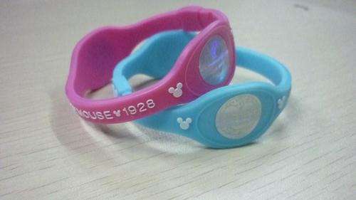 HOLOGRAM BRACELET - 20 UNITS IN 2010 ON AUCTION!!