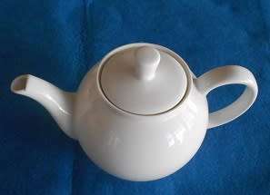 Arzberg small teapot - as new