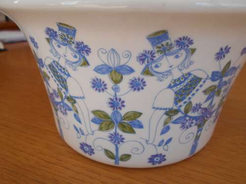 FIGGJO FINT (Norway) - Large casserole dish with handles and lid (Turi design : Lotte)