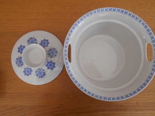 FIGGJO FINT (Norway) - Large casserole dish with handles and lid (Turi design : Lotte)