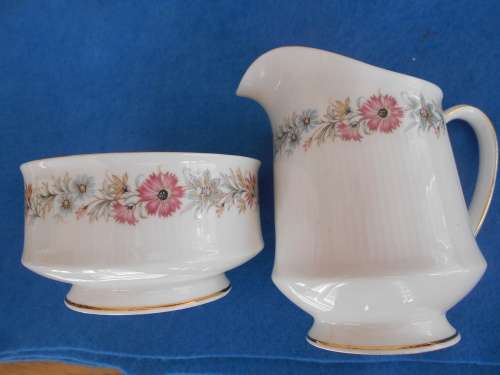 Milk Jug and sugar bowl - Paragon Fine Bone China - Belinda pattern