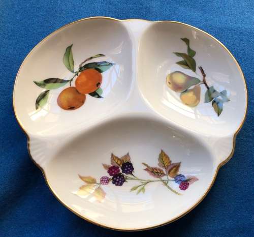 Royal Worcester `Evesham` 3 division serving dish