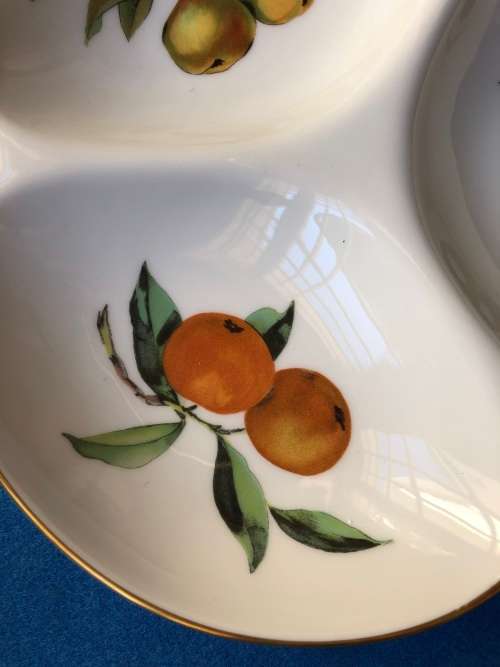Royal Worcester `Evesham` 3 division serving dish