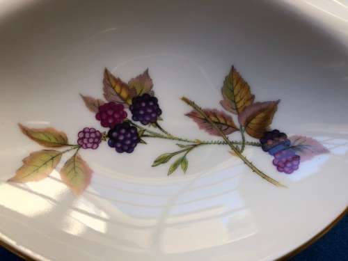 Royal Worcester `Evesham` 3 division serving dish