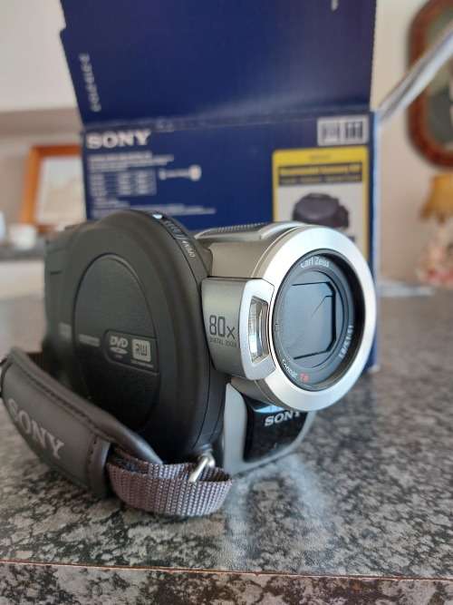 Sony Digital Video Camera Recorder DCR-DVD808E