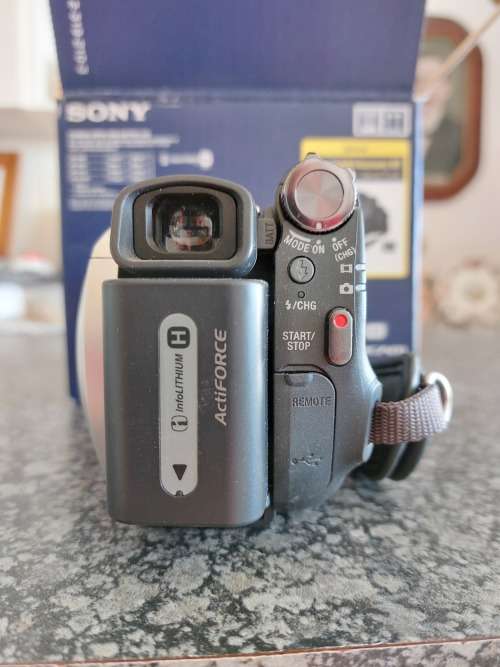 Sony Digital Video Camera Recorder DCR-DVD808E