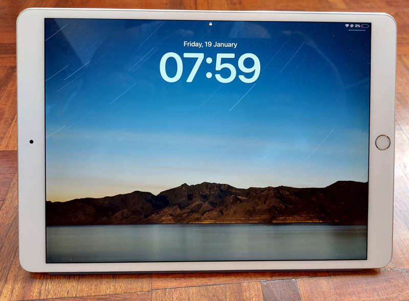 iPad Pro 10.5 inch (512GB) + Apple Pencil